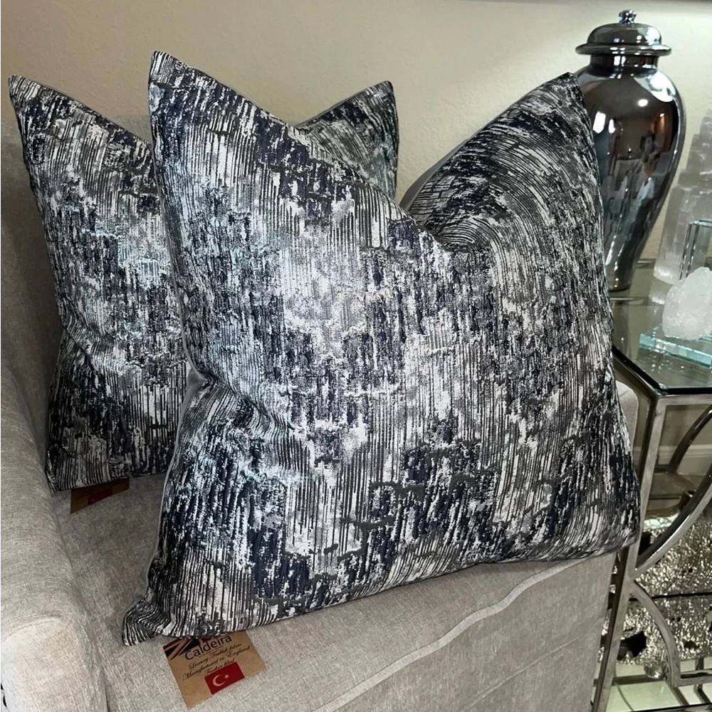 1-NWT CALDEIRA ABSTRACT DESIGN DECORATIVE PILLOWS (Read description for details)